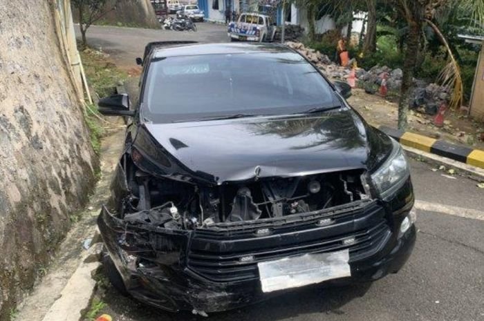 Nasib Sopir Terkuak, Satu Orang Luka Berat Ulah Innova Reborn Seruduk Motor di Cianjur