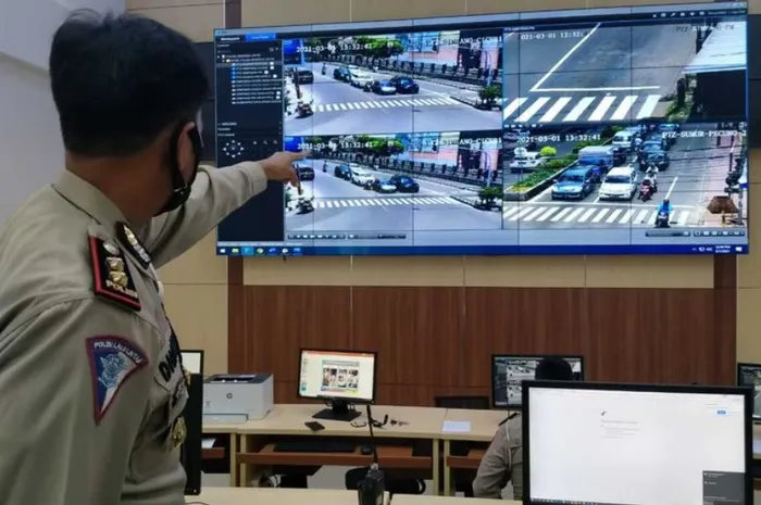 Waspada Kamera ETLE, Simpan Ponsel Saat Berkendara Karena Dendanya Paling Mahal